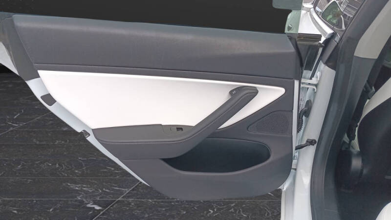 2019 Tesla Model 3 Standard Range Plus