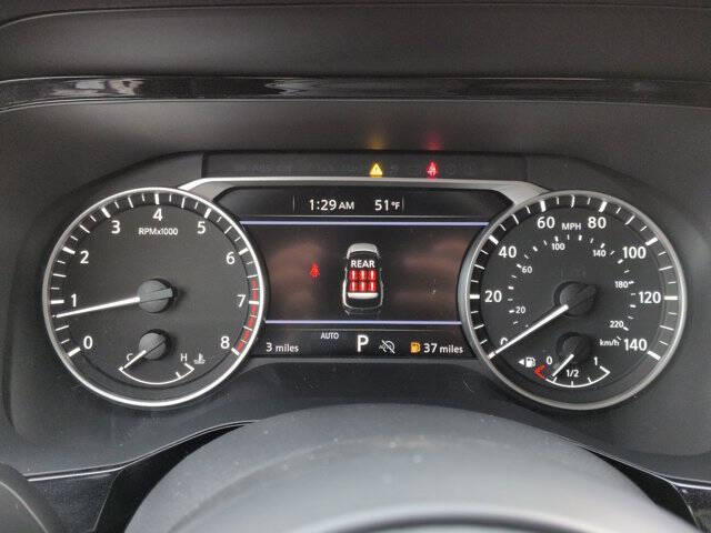 2025 Nissan Pathfinder SV