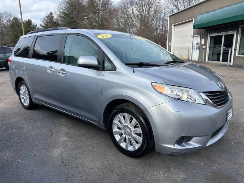 2011 Toyota Sienna LE 7-Passenger