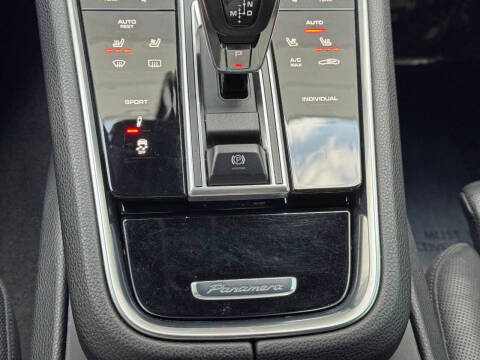 2018 Porsche Panamera 4