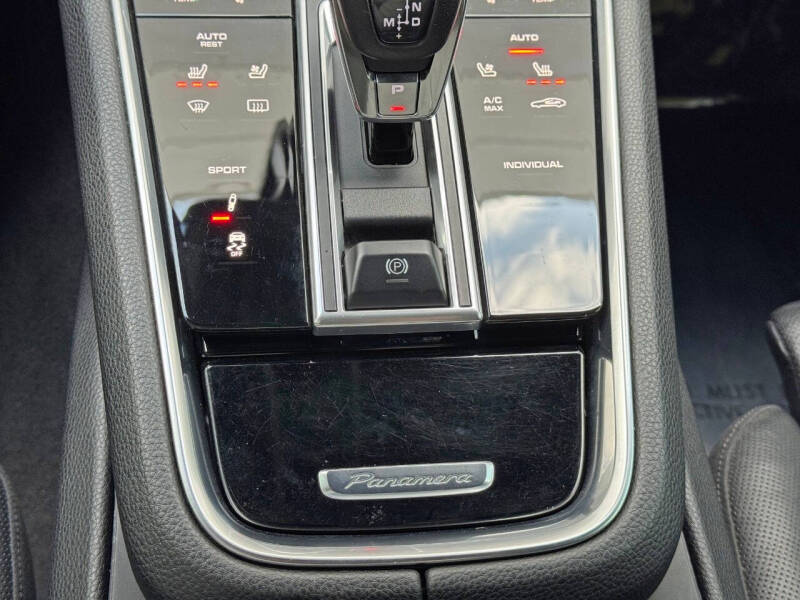 2018 Porsche Panamera 4