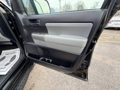 2013 Toyota Sequoia SR5