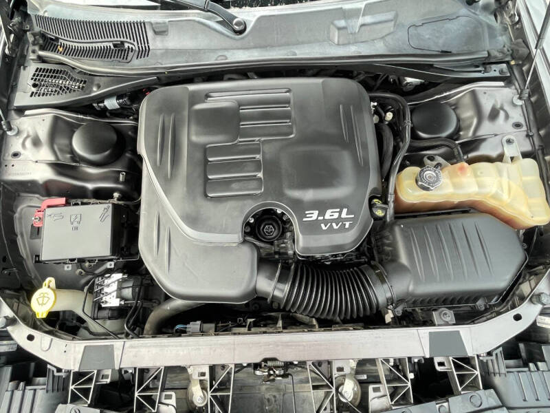 2016 Dodge Challenger SXT Plus