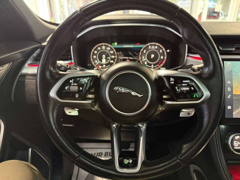 2023 Jaguar F-PACE P400 R-Dynamic S