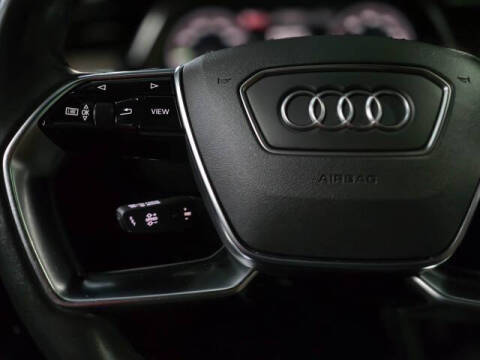 2022 Audi e-tron quattro Premium Plus