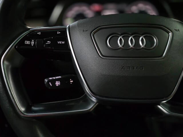 2022 Audi e-tron quattro Premium Plus