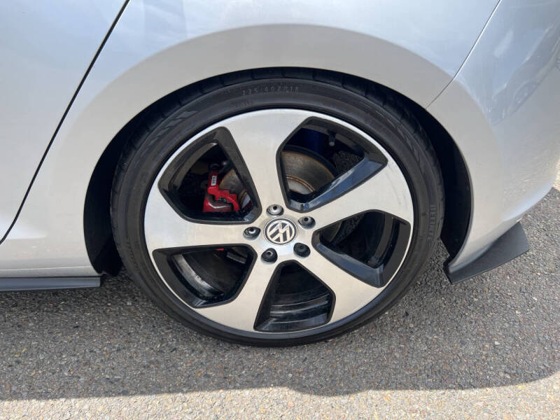 2017 Volkswagen Golf GTI S