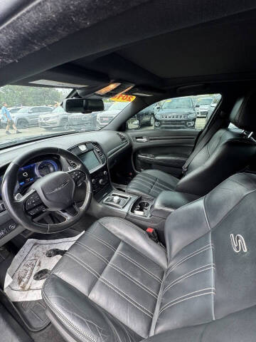 2016 Chrysler 300 S