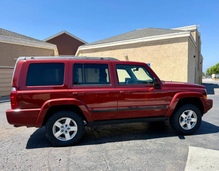 2008 Jeep Commander Sport