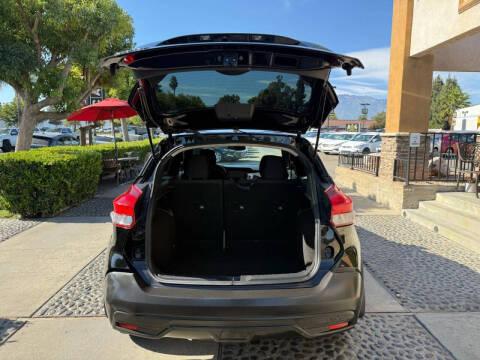 2019 Nissan Kicks S