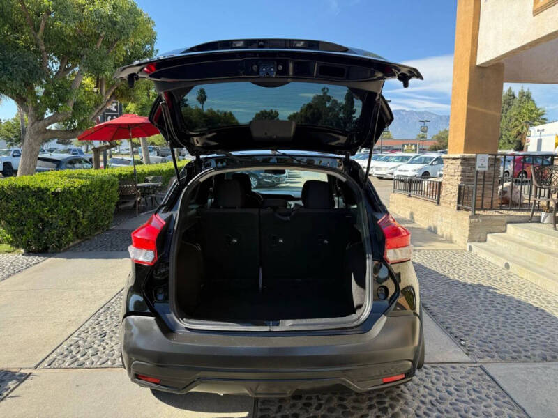 2019 Nissan Kicks S