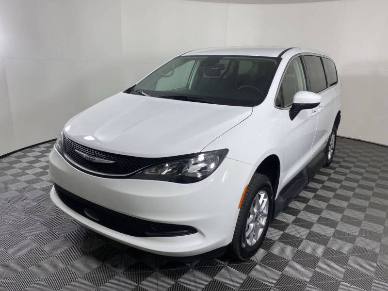 2023 Chrysler Voyager LX