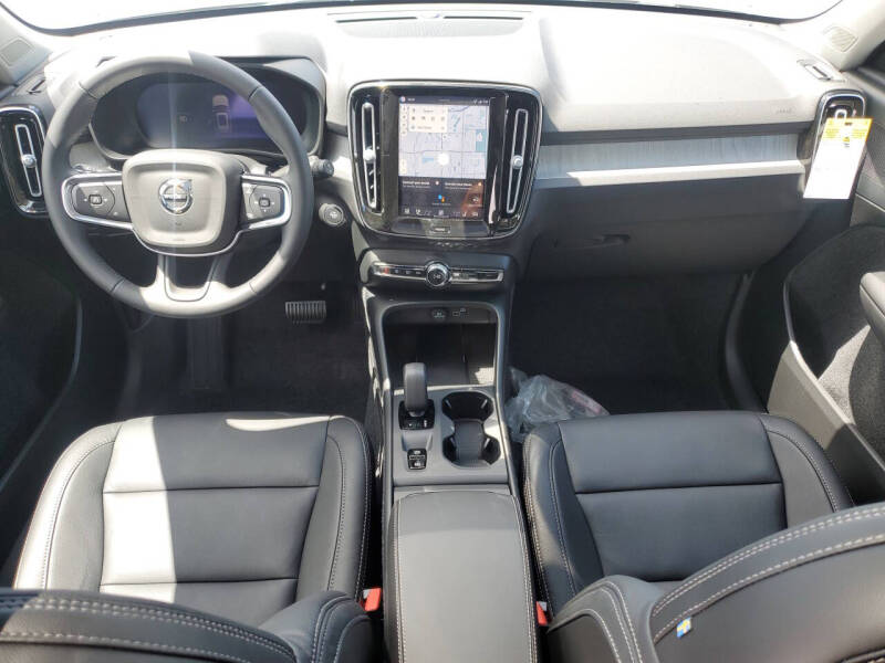 2026 Volvo XC40 B4 Core