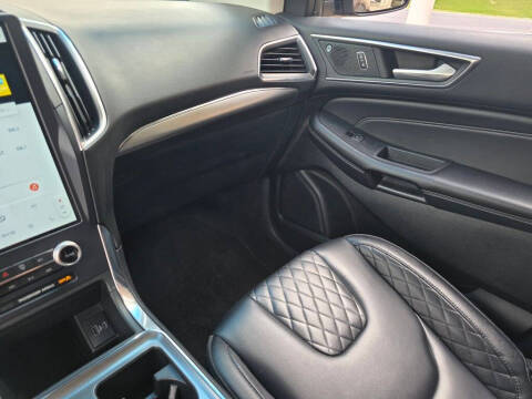 2023 Ford Edge Titanium