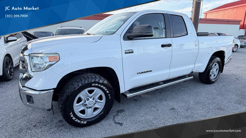 2014 Toyota Tundra SR5's photo