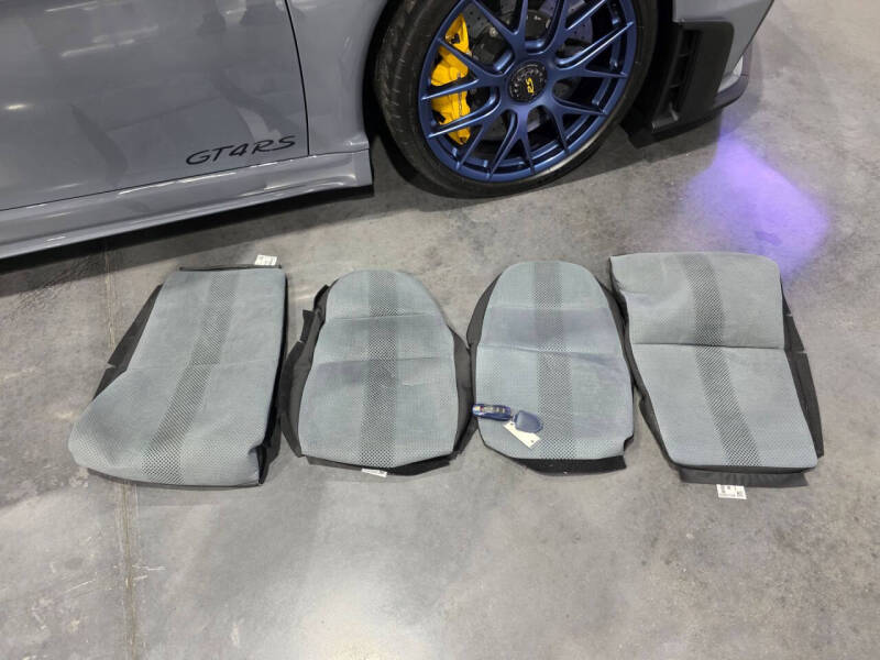 2023 Porsche 718 Cayman GT4 RS