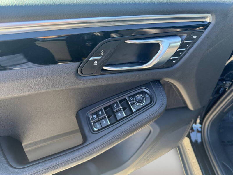 2023 Porsche Macan T