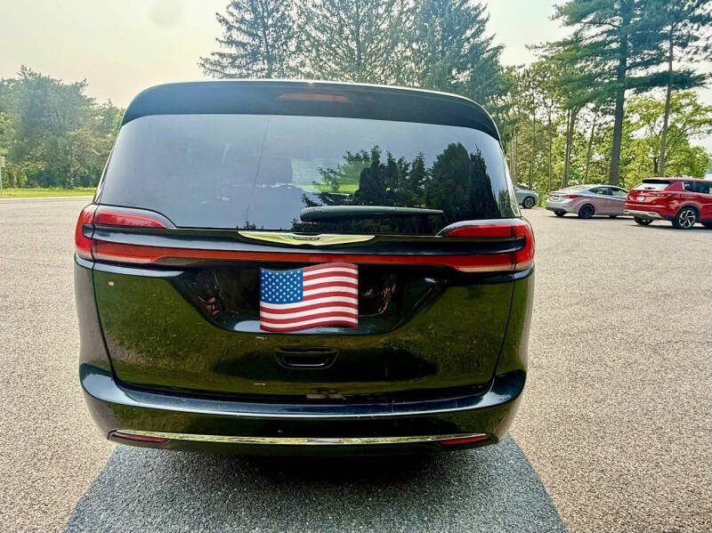 2022 Chrysler Pacifica Touring L