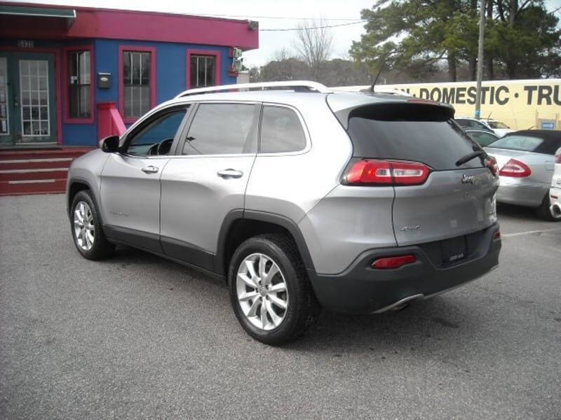 2015 Jeep Cherokee for sale at Luxury Auto Sales, Inc in Norfolk, VA