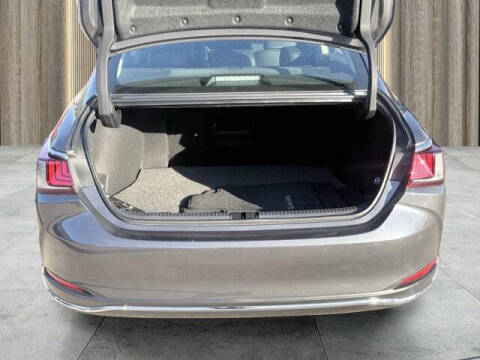 2025 Lexus ES 300h F SPORT Design