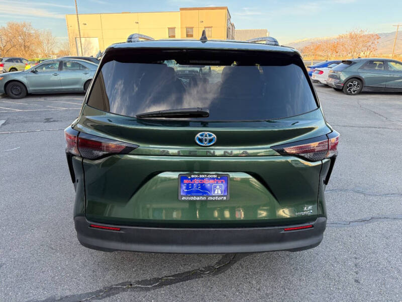 2024 Toyota Sienna LE 8-Passenger