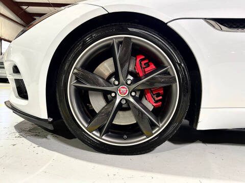 2018 Jaguar F-TYPE R