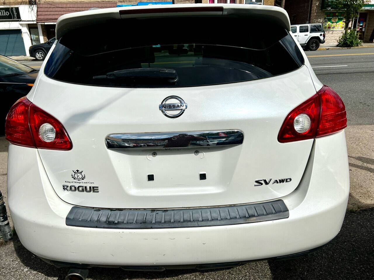 2011 Nissan Rogue SV AWD 4dr Crossover - Off White exterior view 7