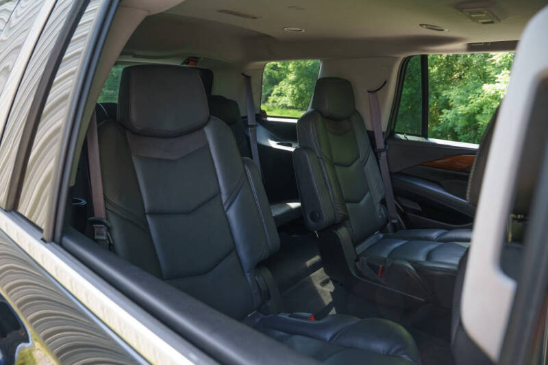 2017 Cadillac Escalade Luxury