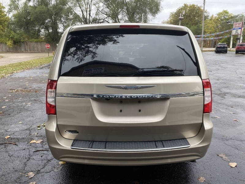 2016 Chrysler Town and Country Touring