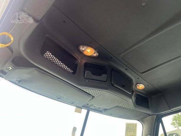 2015 Freightliner Cascadia