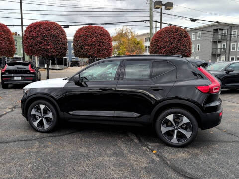 2026 Volvo XC40 B5 Plus