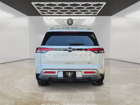 2024 Nissan Pathfinder SL