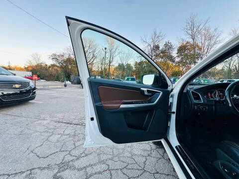 2017 Volvo XC60 T5 Dynamic