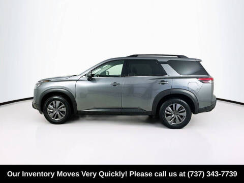 2024 Nissan Pathfinder SV