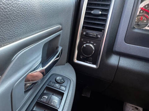 2020 RAM 1500 Classic SLT