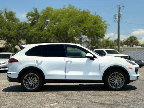 2016 Porsche Cayenne S E-Hybrid
