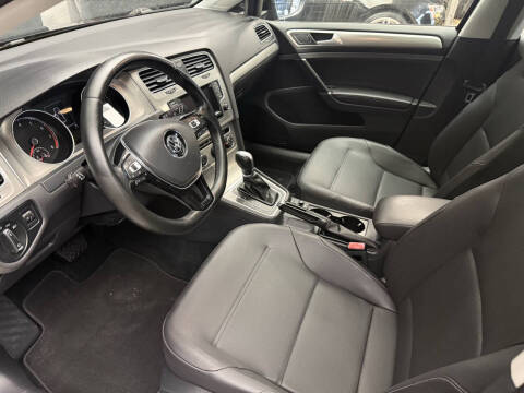 2015 Volkswagen Golf TSI SE
