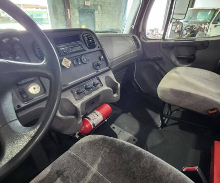 2017 Freightliner M2 106