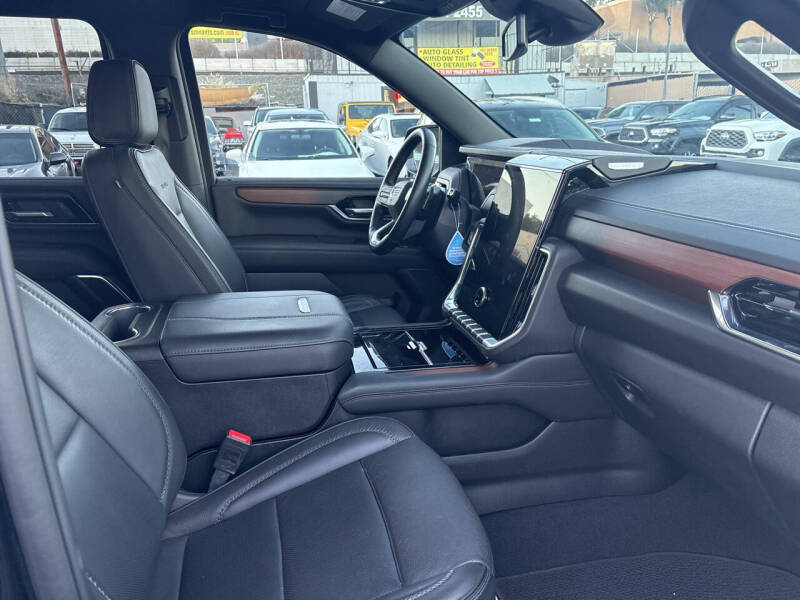 2025 GMC Yukon XL Denali