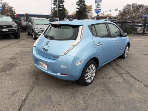 2015 Nissan LEAF S