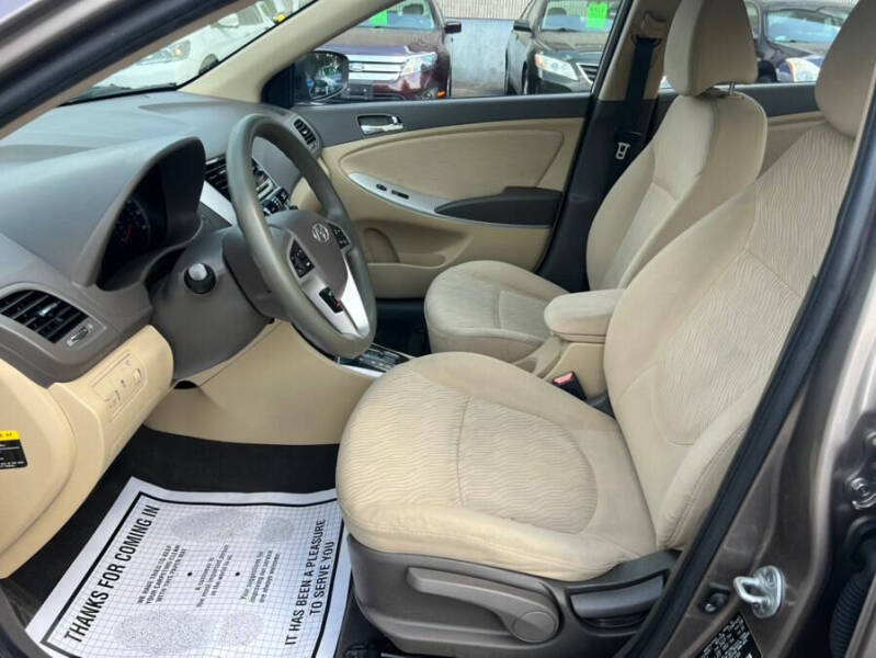 2012 Hyundai Accent GLS