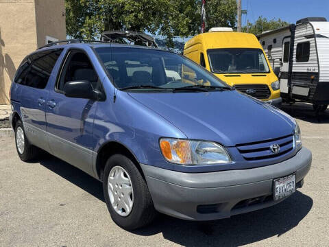 2003 Toyota Sienna CE