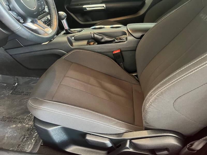 2022 Ford Mustang EcoBoost