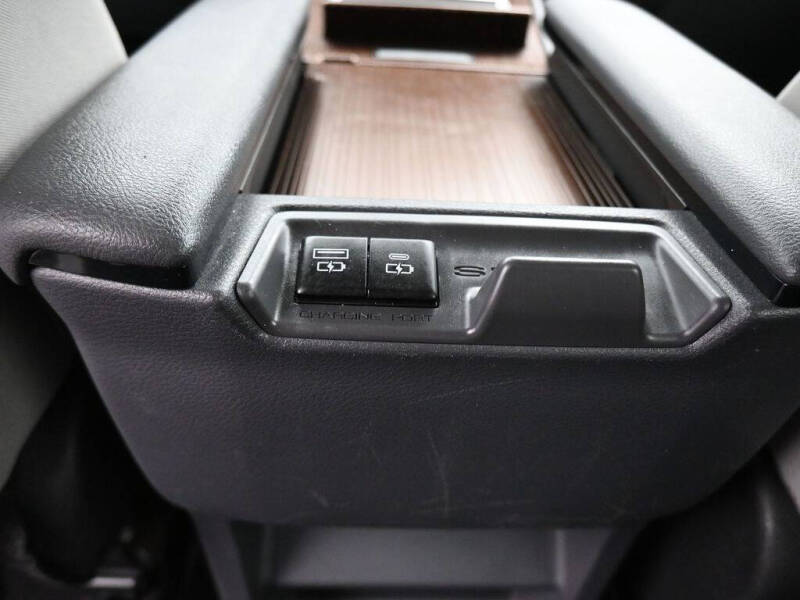 2022 Toyota Sienna LE 8-Passenger