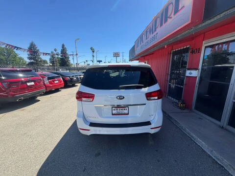 2017 Kia Sedona LX