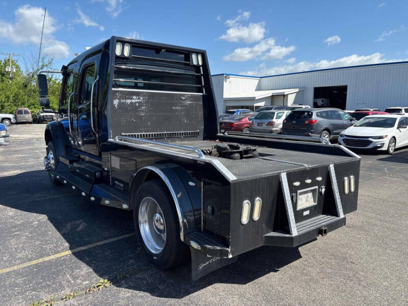 2009 Freightliner M2 106