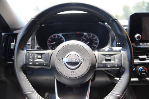 2022 Nissan Pathfinder SV