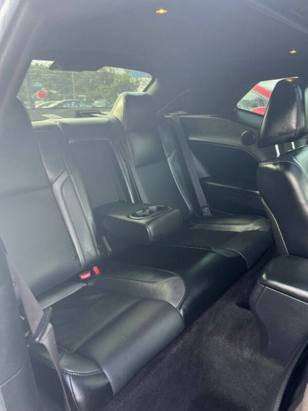 2015 Dodge Challenger SXT Plus