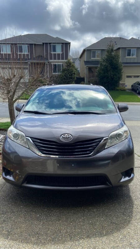 2011 Toyota Sienna for sale at Mo Motors in Puyallup WA