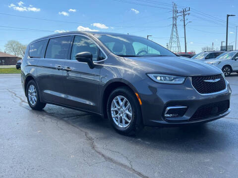 2023 Chrysler Pacifica Touring L